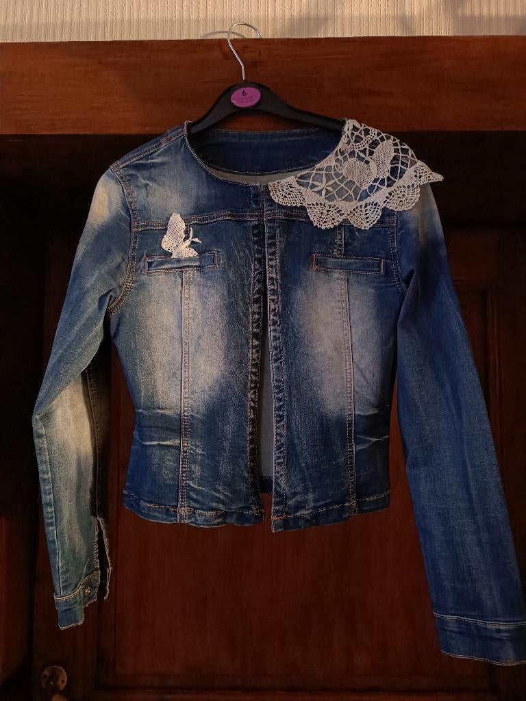 veste jeans délavé customisée T. XS, Enlèvement ou Envoi