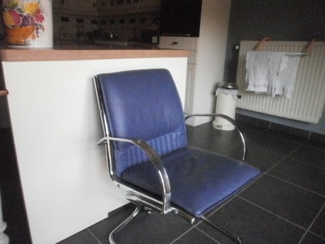 4 vintage stoelen met blauw leder en chroom., Ophalen, Blauw, Vintage, Zo goed als nieuw