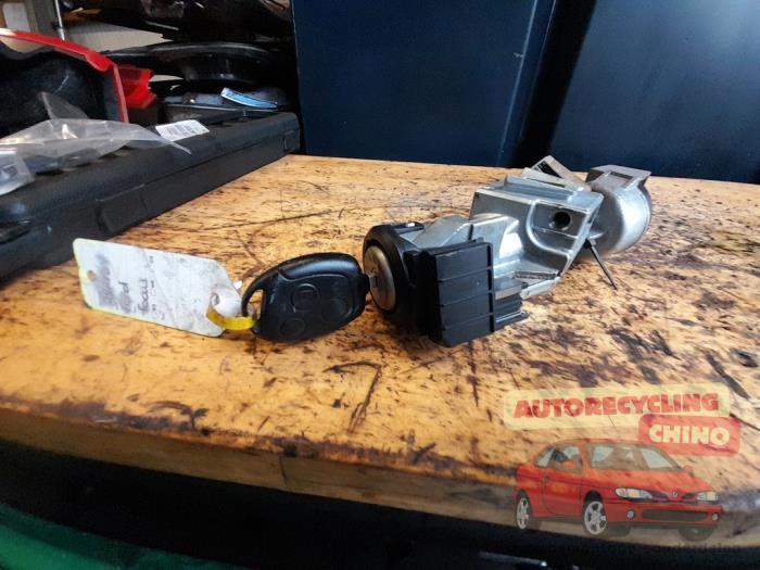 Serrure de contact + clé d'un Ford Focus, -, 3 mois de garantie, -, -