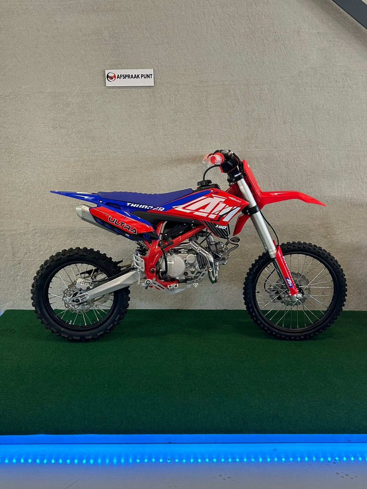 Nieuwe electrische en benzine quads,crossers,loopfiets,enz, Nieuw