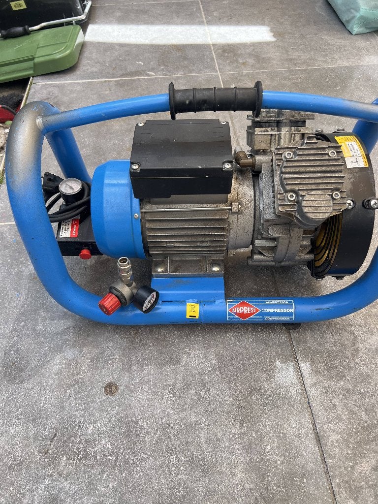 compressor, Bricolage & Construction, Compresseurs, Moins de 25 litres, Enlèvement, Sans huile, 10 bars ou plus
