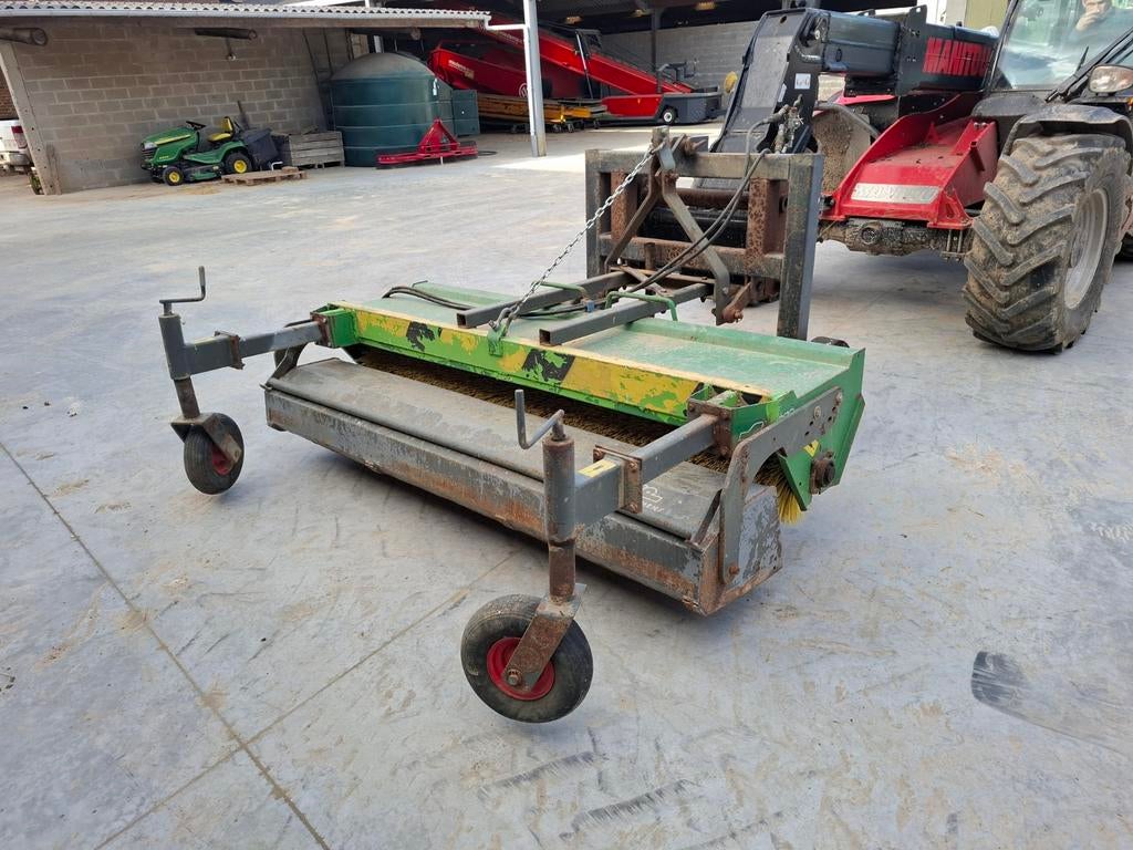 Borstelmachine, Zakelijke goederen, Ophalen