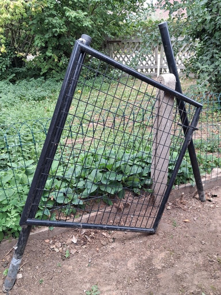 Metalen tuinpoortje met slot en sleutel – € 50, Tuin en Terras, Ophalen, Gebruikt