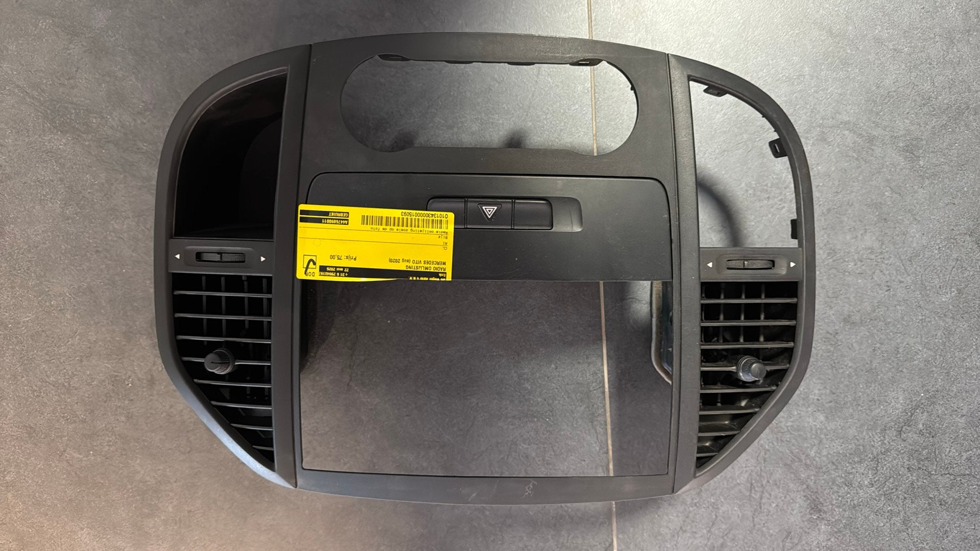 Radio omlijsting met roosters mercedes vito 2020, Auto-onderdelen, Ophalen, Gebruikt, Mercedes-Benz
