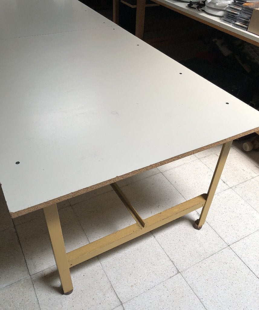 Sterke, degelijke tafel, Huis en Inrichting, Ophalen, Gebruikt