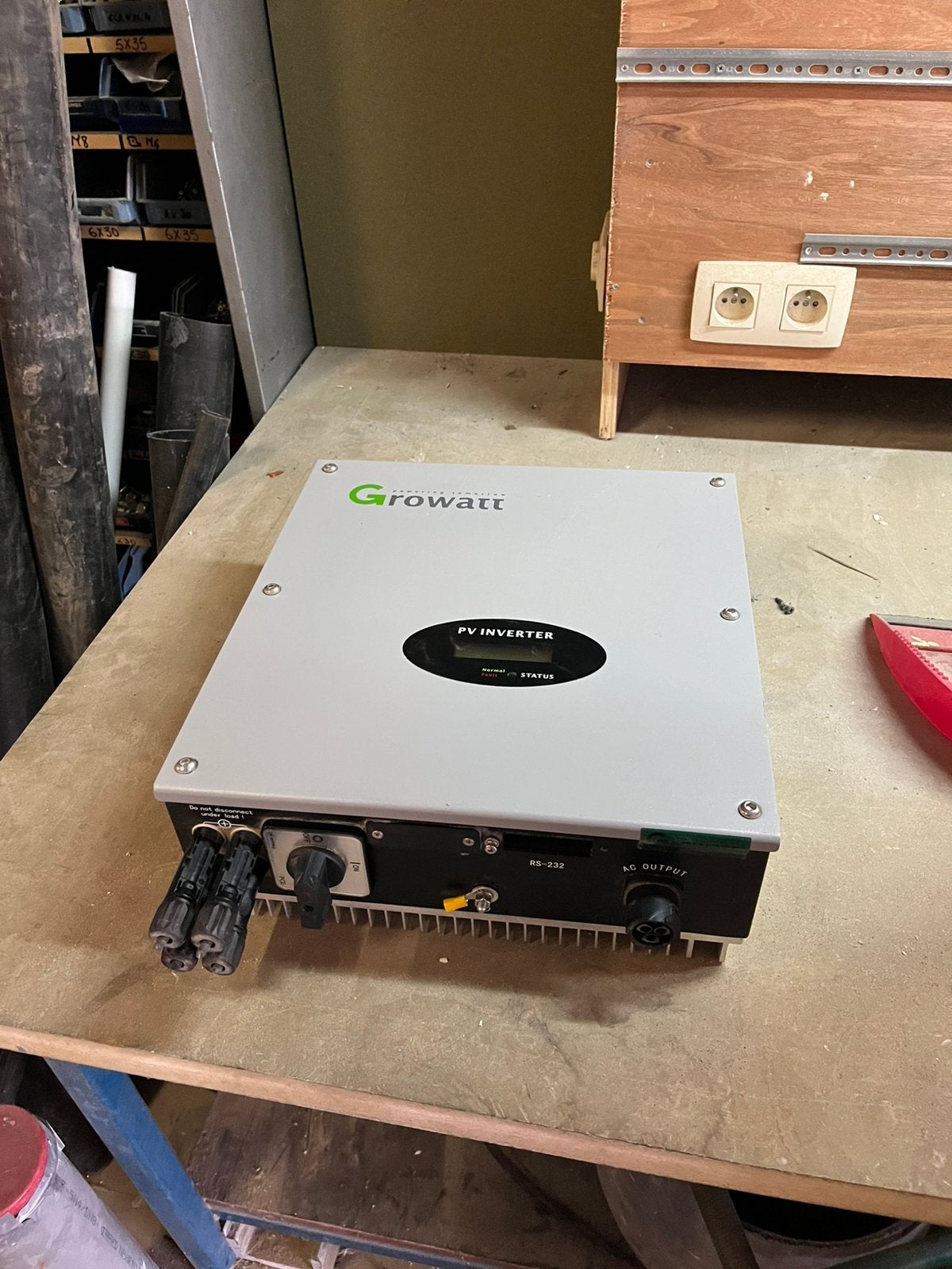 PV inverter voor zonnepanelen, Doe-het-zelf en Bouw, Ophalen, Gebruikt