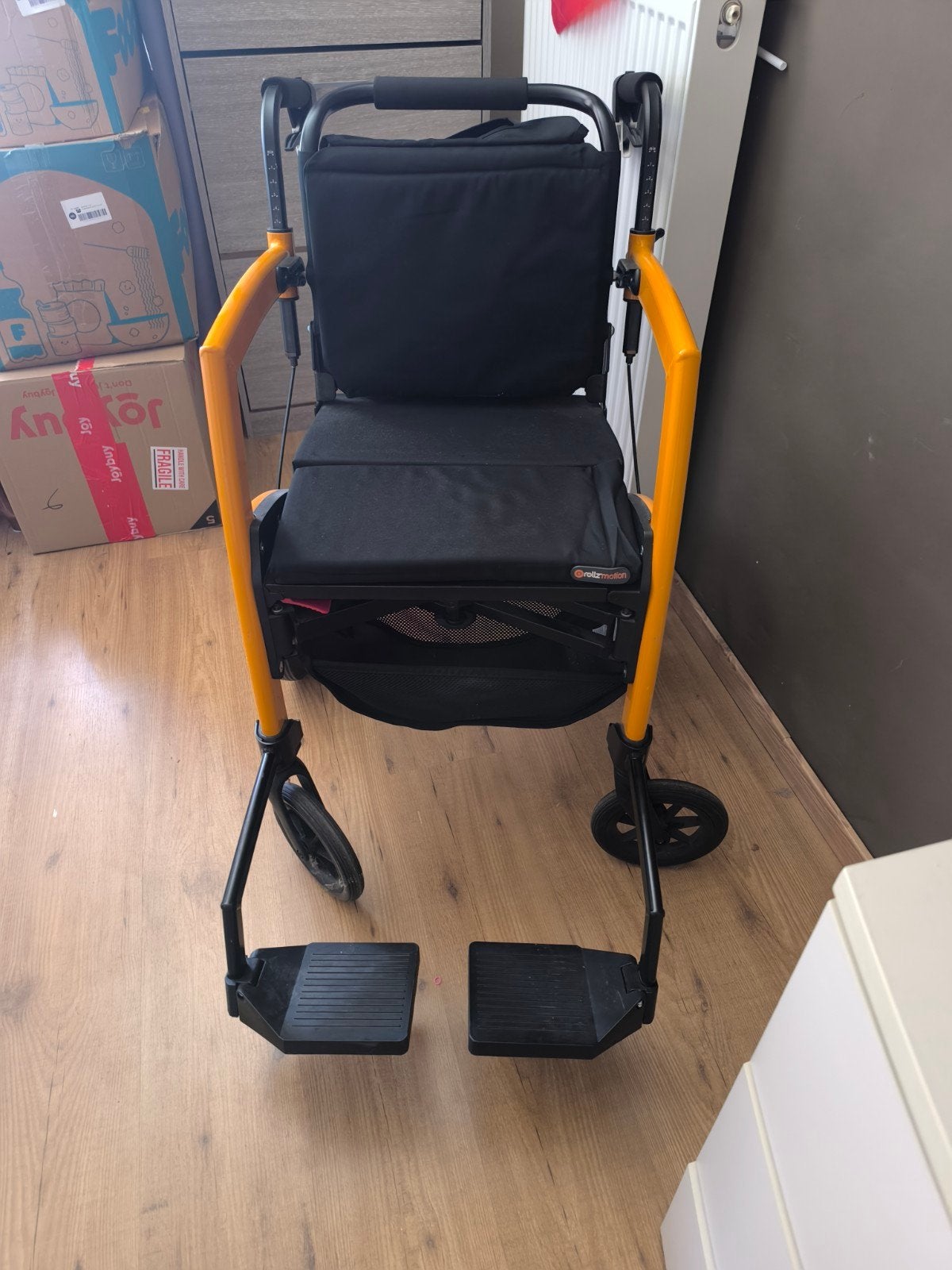 Rolstoel/rollator te koop, Diversen, Rolstoelen, Ophalen, Inklapbaar, Zo goed als nieuw, Duwrolstoel