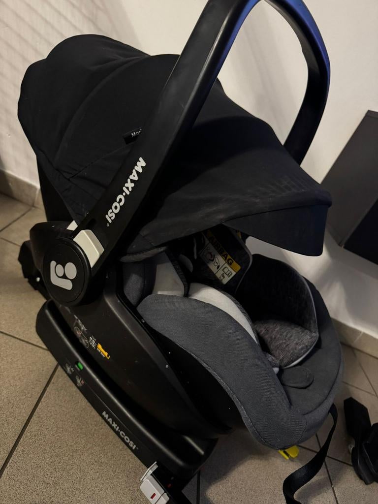 Siège MAXI-COSI pour poussette et automobile, Enfants & Bébés, Sièges auto, Enlèvement