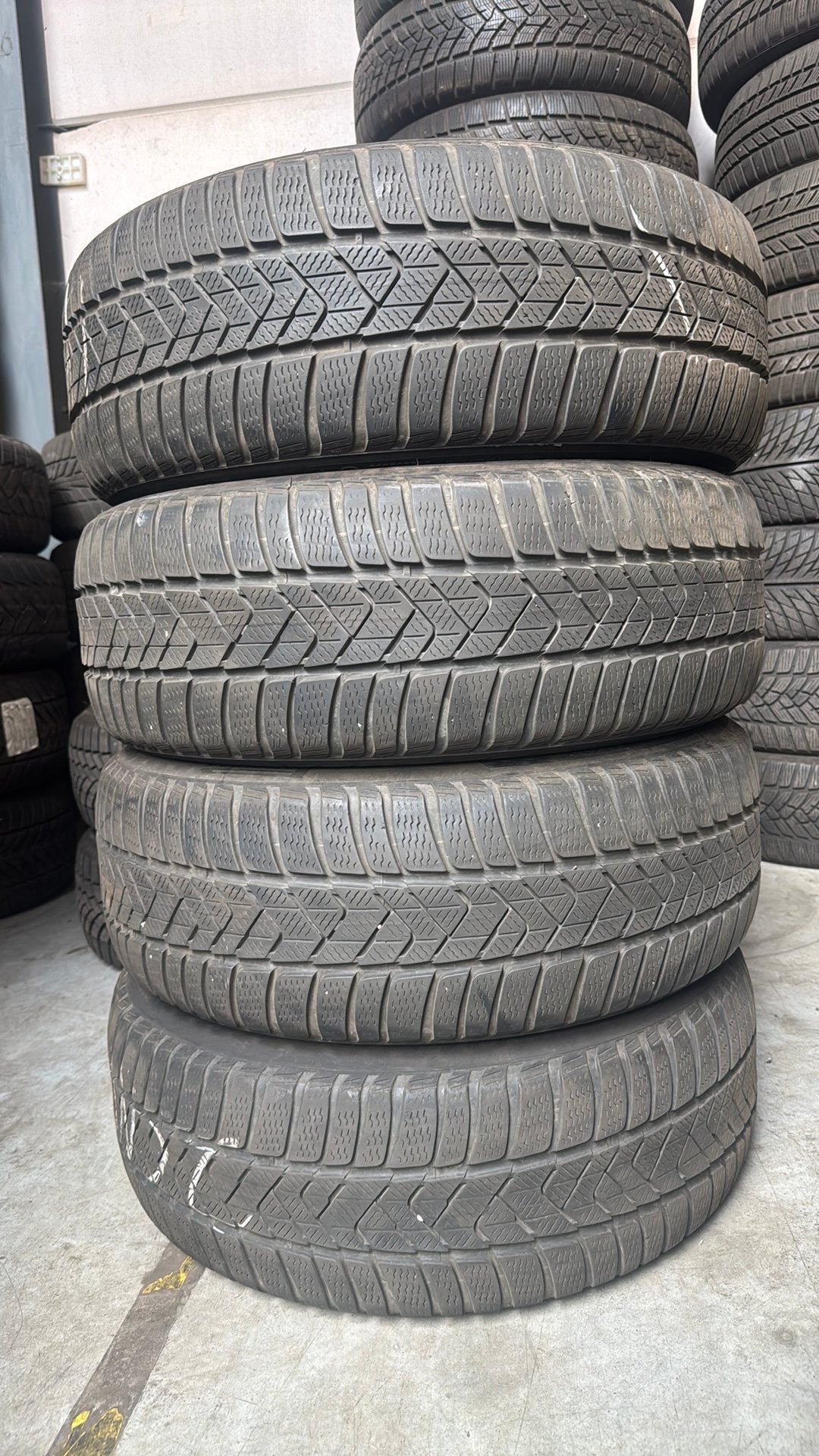 2255018 225/50/18 225/50R18 winter runflat merk Pirelli, Kleding | Dames, Ophalen