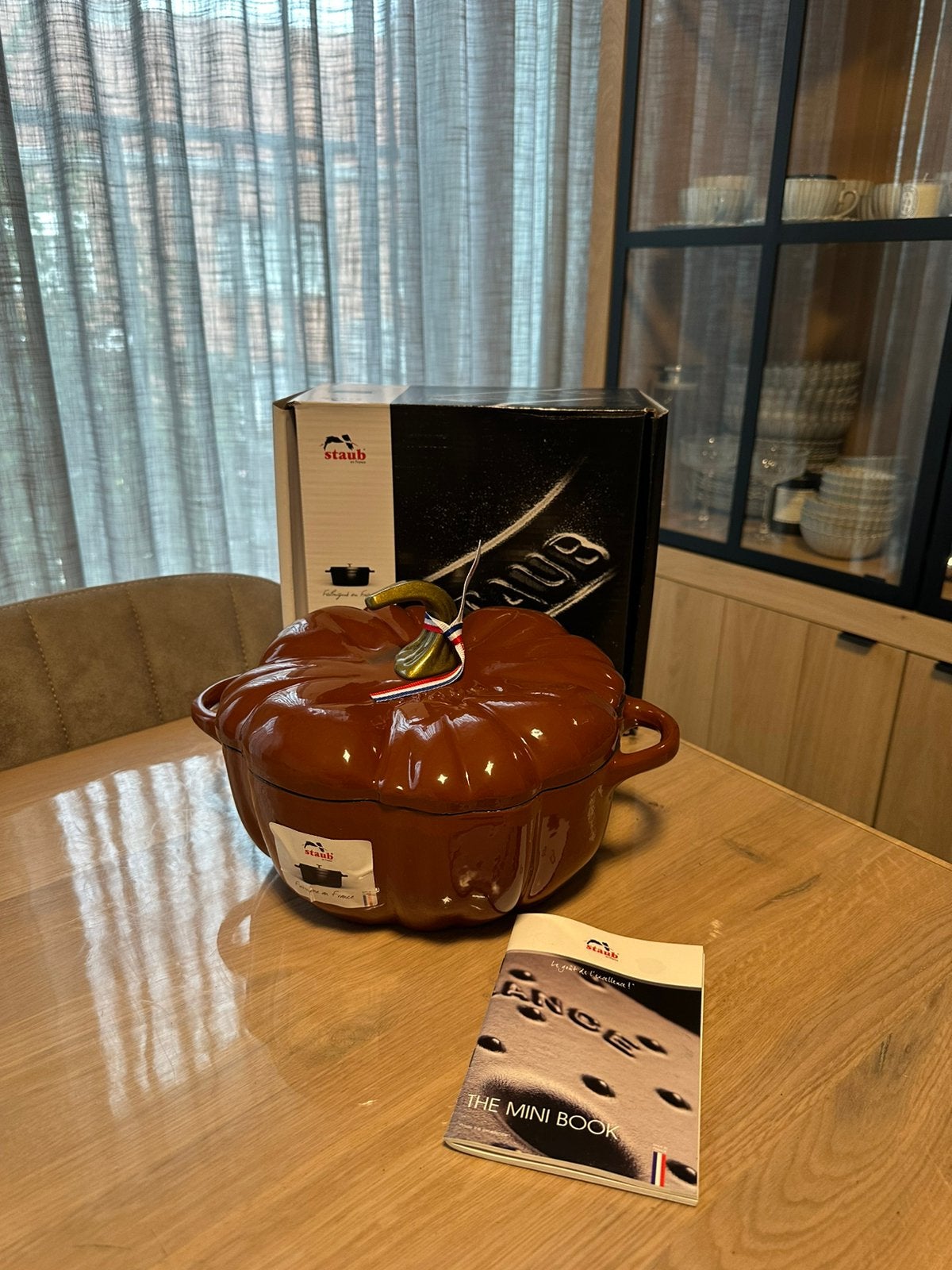 Mooie Staub cocotte in pompoenvorm., Ophalen of Verzenden, Tafel
