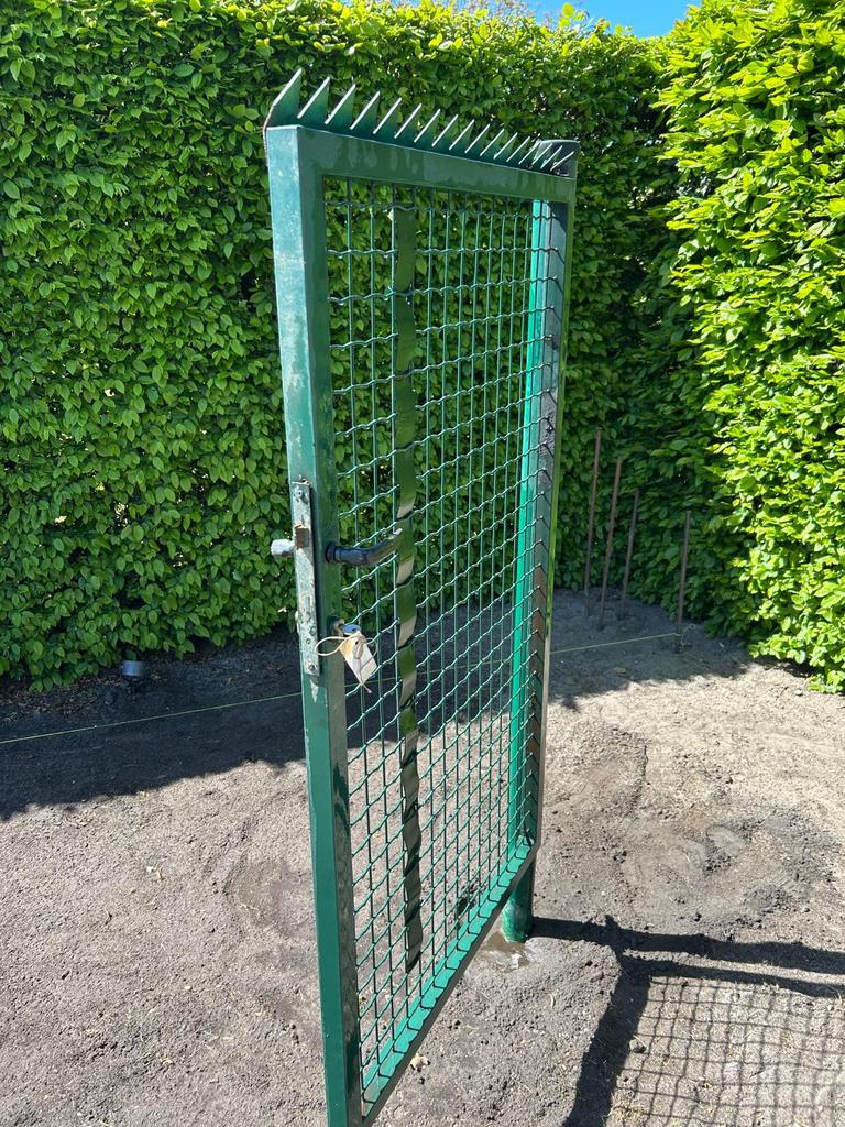 Metalen poortje te koop, Ophalen, Zo goed als nieuw, IJzer