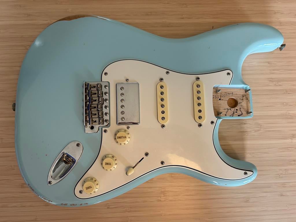 Fender Vintera Road Worn 50s Stratocaster HSS Body, Ophalen, Zo goed als nieuw