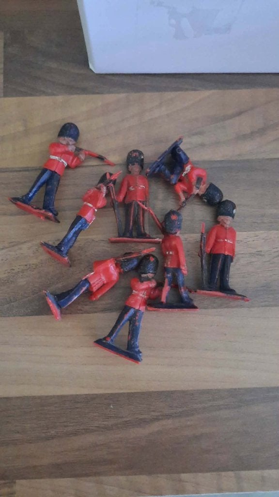 kings own foot guards   cresent toys and lone star toys, Verzamelen, Poppetjes en Figuurtjes, Ophalen of Verzenden, Gebruikt