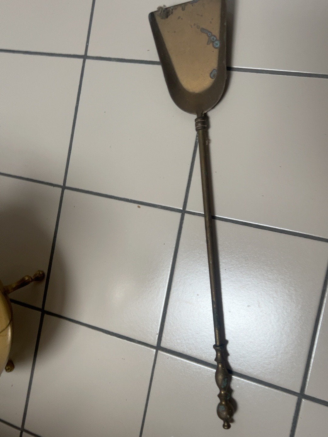 Koperkolenkit met schepper, Enlèvement