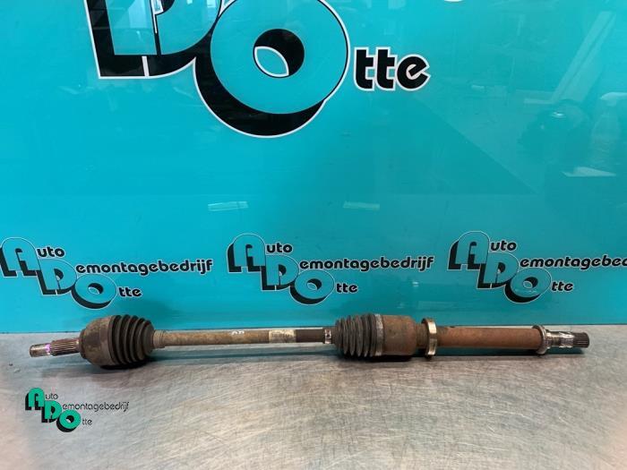 Arbre de transmission avant droit d'un Renault Clio (Clio 3, Renault, -, 3 mois de garantie, Utilisé