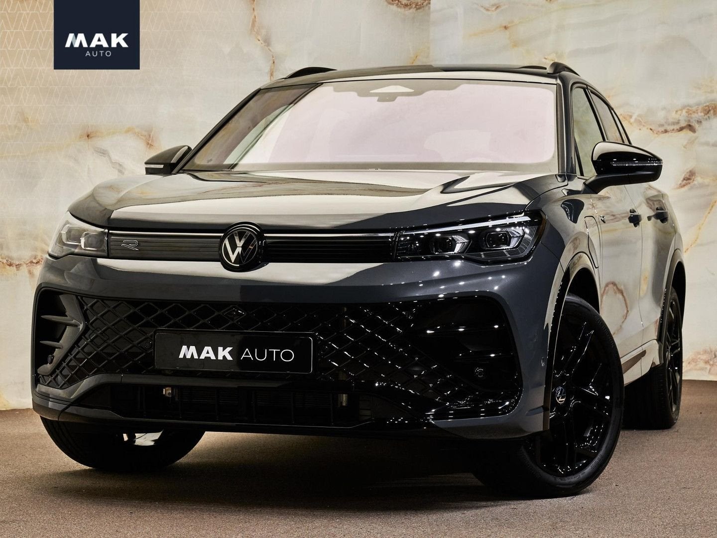 Volkswagen Tiguan 1.5 eHybrid R-Line , 20", pano, massage, t, Argent ou Gris, Achat, Entreprise, Noir