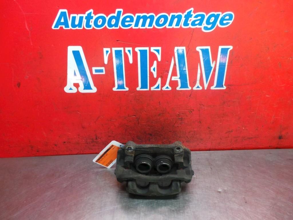 ETRIER DE FREIN AVANT DROIT Opel Vivaro (01-2000/07-2014), Utilisé, Opel