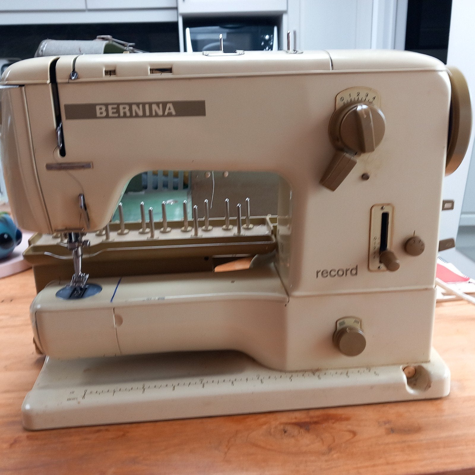 Bernina Record 730 - Complete set met koffer (Opknapper), Hobby & Loisirs créatifs, Machines à coudre & Accessoires, Bernina, Industrie