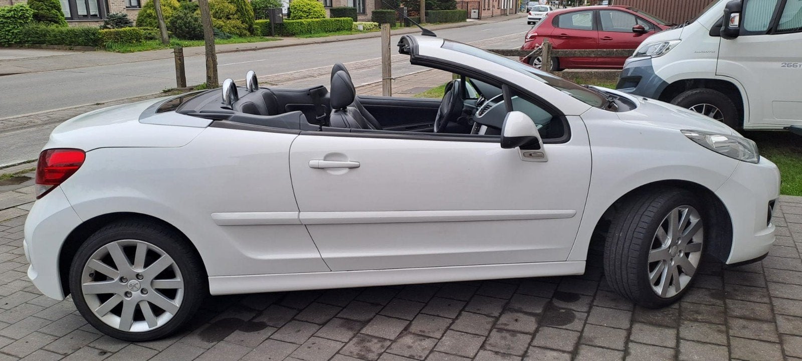 Peugeot 207 cabrio 1.6 benz, Auto's, Euro 5, Particulier, Te koop