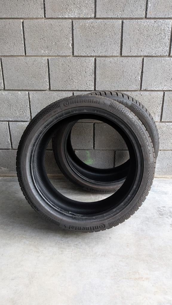 2 x Continental vierseizoens banden, Ophalen, 18 inch, Nieuw, 235 mm
