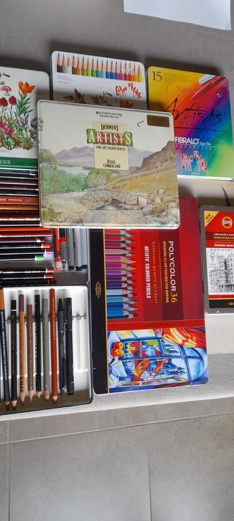 Ongeveer 160 kleurpotloden, caran d´ache ea., Hobby en Vrije tijd, Ophalen of Verzenden
