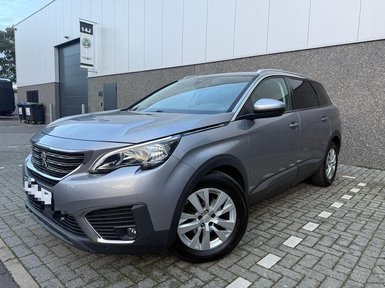 Peugeot 5008 1.2 Benzine | 7 zitplaatsen | Navi | Camera, 1385 kg, Achat, Entreprise, 7 places