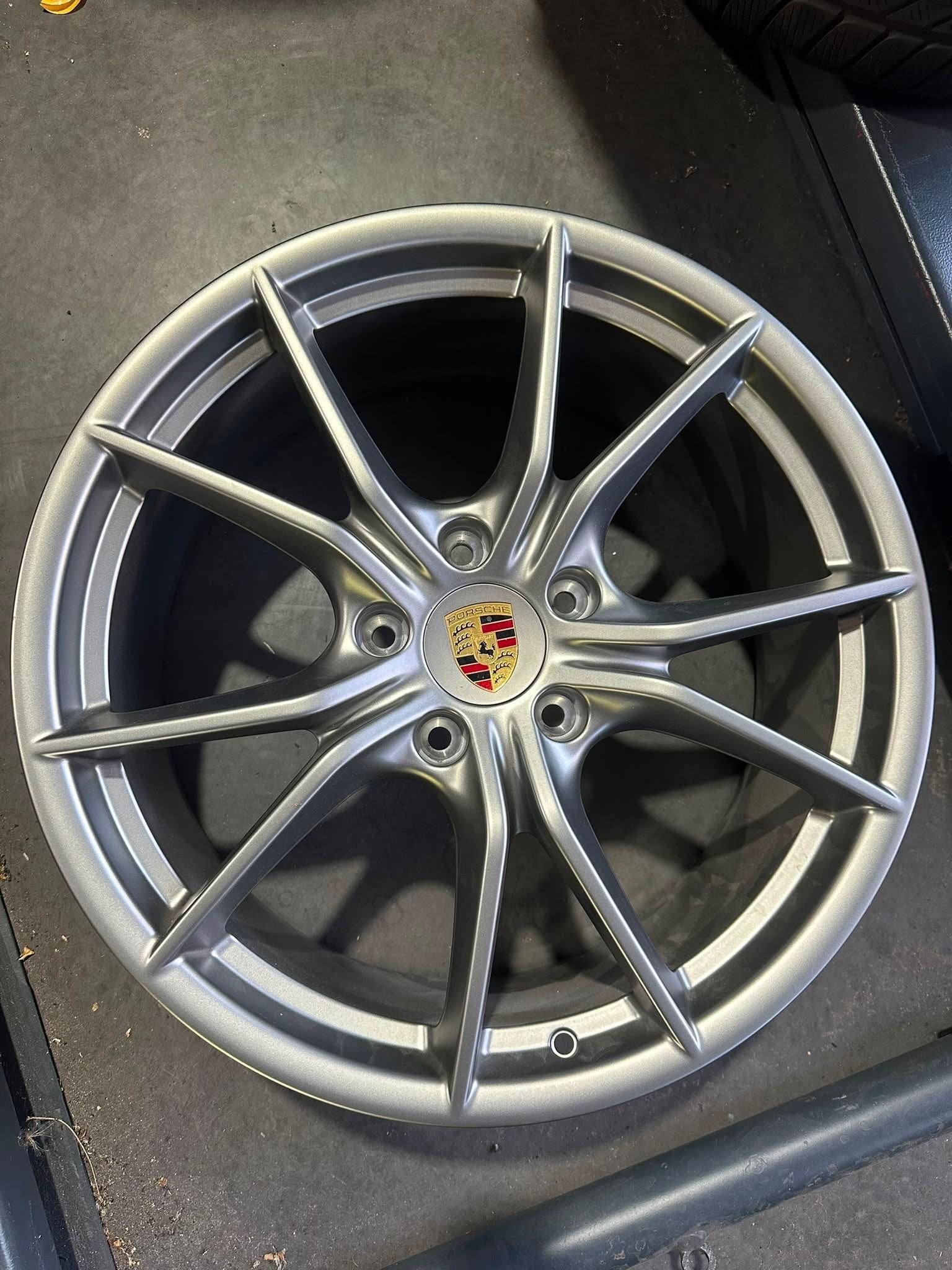 Quelques jantes Porsche d'origine de 20 pouces pour les modè, Véhicule de tourisme, -, Pneu(s), Utilisé