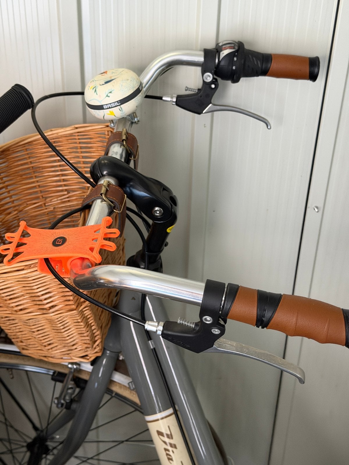 Mooie Via Veneto Retro Damesfiets / Stadsfiets met mandje, Tuin en Terras, Ophalen of Verzenden, Zo goed als nieuw, Met opvangzak