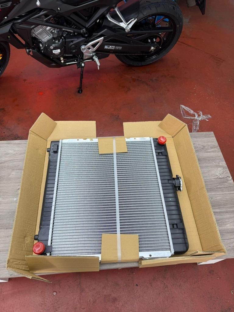 Radiateur geschickt Mercedes W123-W126, Ophalen of Verzenden, Nieuw, Mercedes-Benz