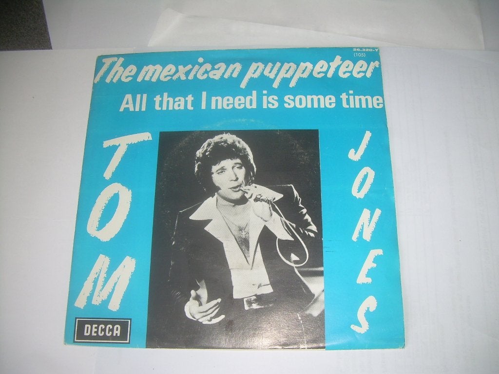 45 T SINGLE - Tom Jones ‎– The Mexican Puppeteer, Fotohoes, 7 inch, Ophalen of Verzenden, Zo goed als nieuw