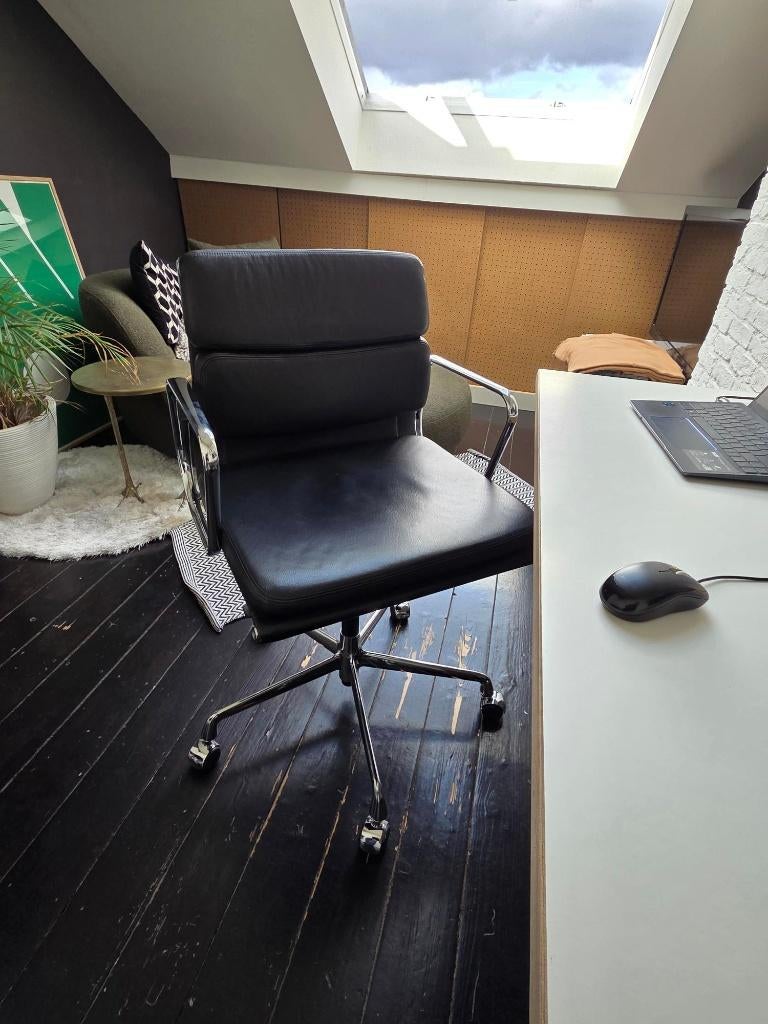 Vitra Eames 217 Zwart Lederen Bureaustoel, Ophalen, Zo goed als nieuw, Zwart, Bureaustoel