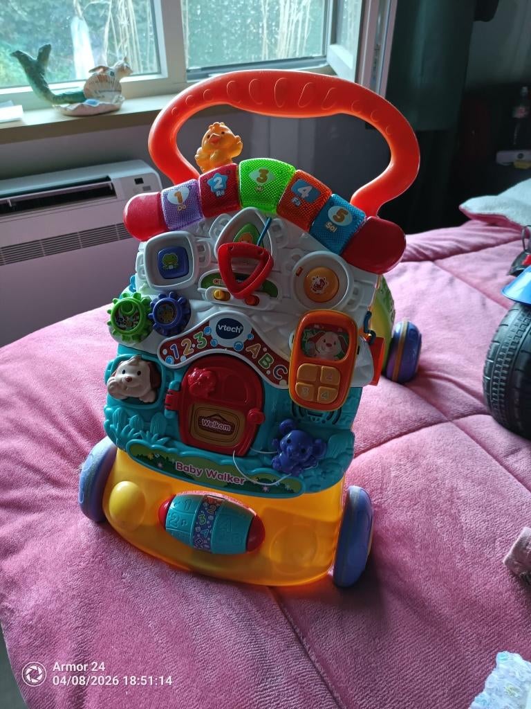 Loopkarretje Vtech, Kinderen en Baby's, Ophalen, Zo goed als nieuw, 6 maanden tot 2 jaar