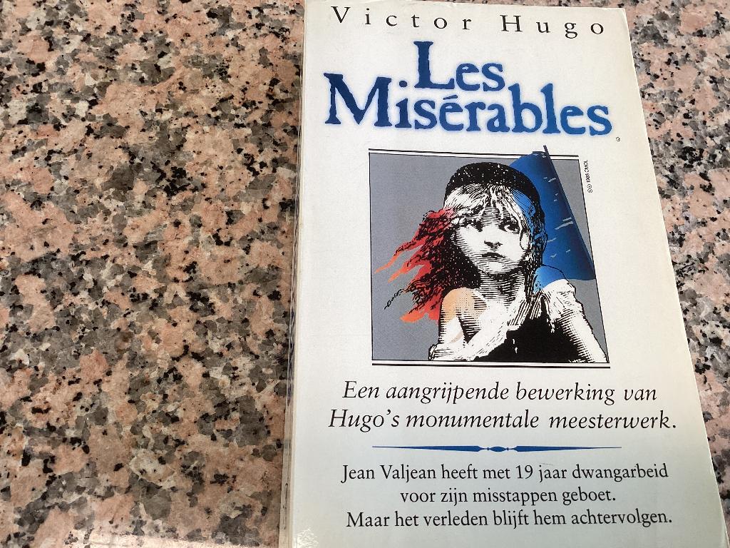 Les Miserables. Victor Hugo, Livres, Enlèvement ou Envoi, Comme neuf, Belgique