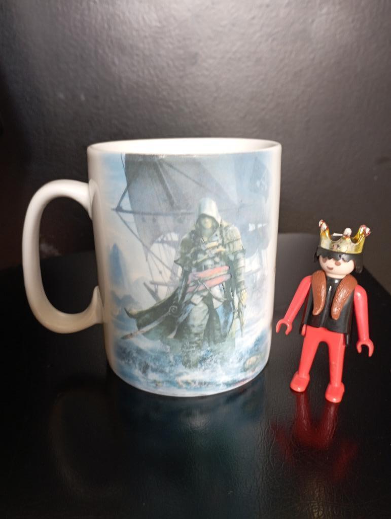 429) Assassin's Creed tas 2013 ( kop , mug ), Games en Spelcomputers, Ophalen of Verzenden, Gebruikt, Vechten