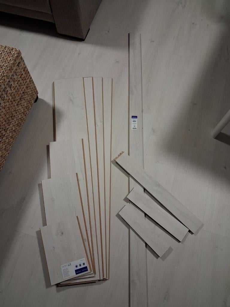 Gratis ! Overschot laminaat en plinten Quickstep, Ophalen, Plinten