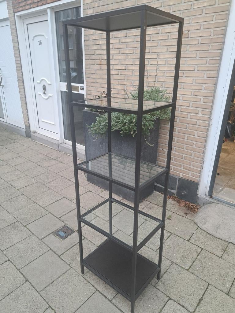 Vitrinekast Vittsjö, Huis en Inrichting, Kasten | Vitrinekasten, Zo goed als nieuw, Ophalen