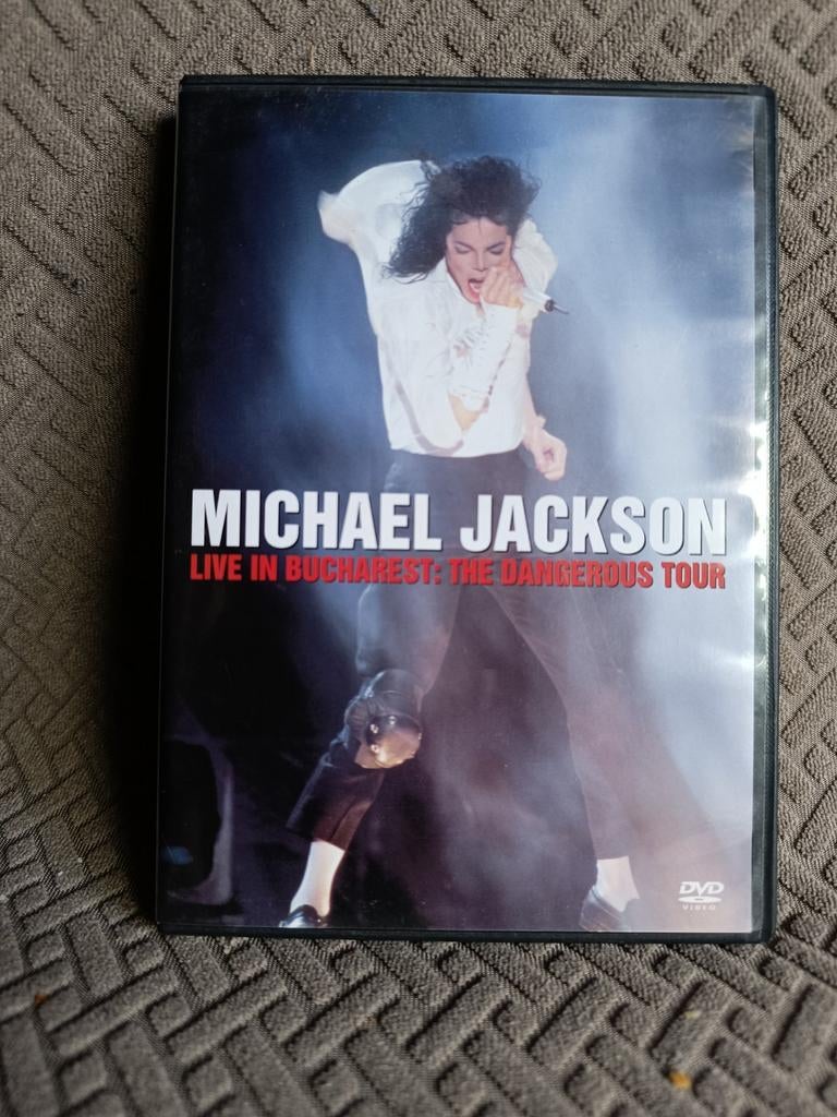 Michael Jackson : Live in Bucharest, Enlèvement ou Envoi