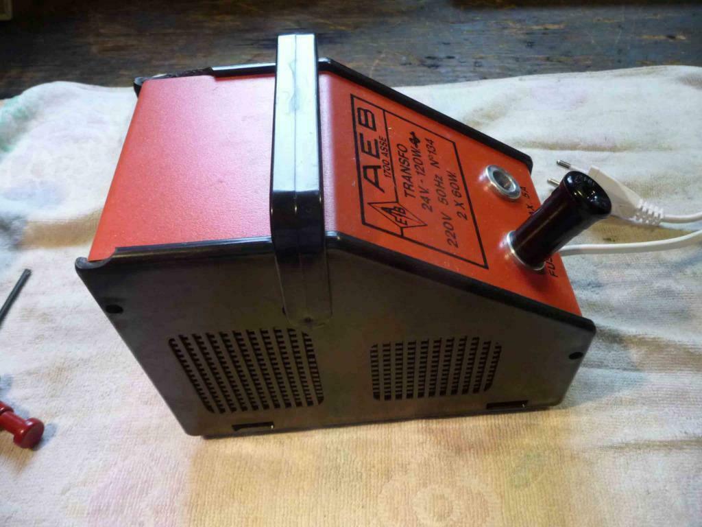 transformateur portatif  AEB  - 220-24V  Alternatif, Ophalen of Verzenden, Nieuw, Stekker