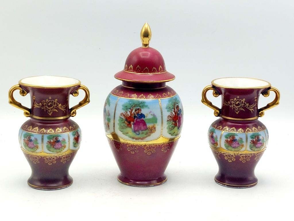 Ensemble de trois vases/urnes décoratives en porcelaine, Antiquités & Art, Antiquités | Vases, Enlèvement