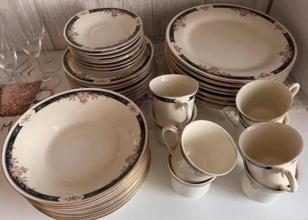 Servies voor 8 personen, Huis en Inrichting, Keuken | Servies, Ophalen, Compleet servies