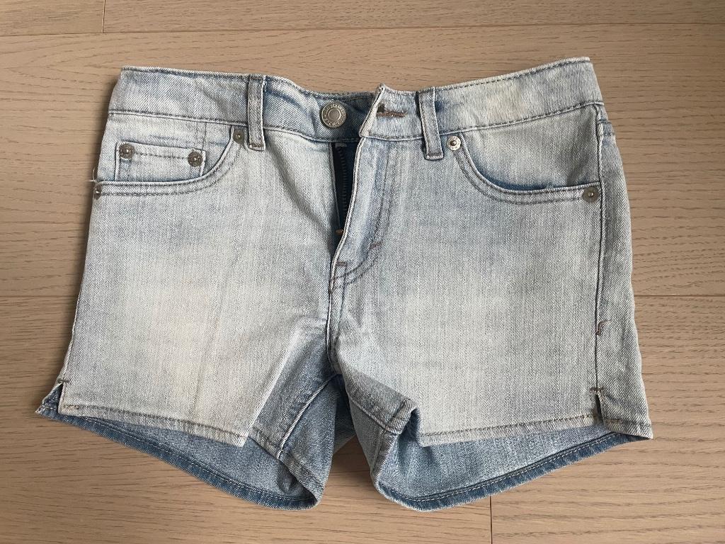Shorty short, Levi’s, maat 140, Broek, Meisje, Levi’s, Ophalen of Verzenden