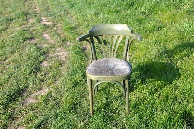 chaise bistro en bois et velours, Utilisé