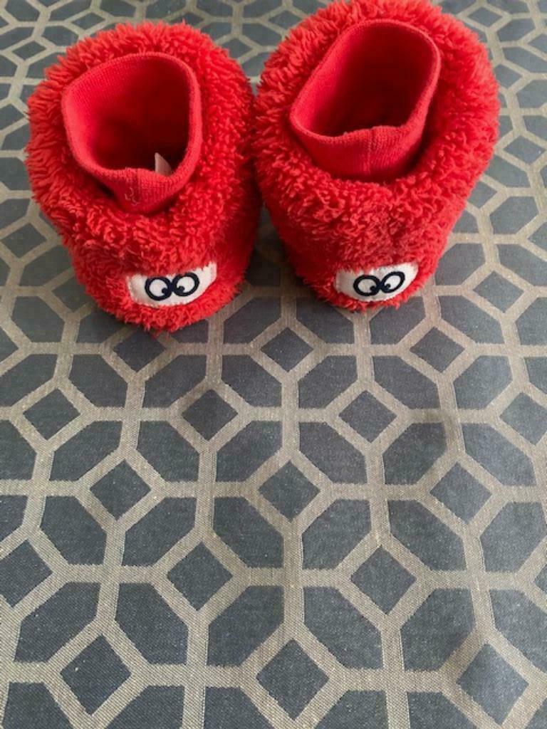 Woody slofjes met oogjes achteraan maat 0-6m, Kinderen en Baby's, Slofjes, Jongetje of Meisje, Ophalen of Verzenden, Zo goed als nieuw