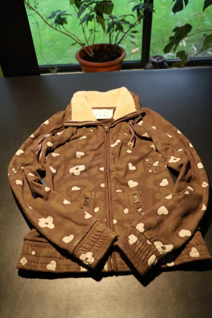 Mooie warme vest van Bershka S, Meisje, Trui of Vest, Ophalen of Verzenden, Zo goed als nieuw