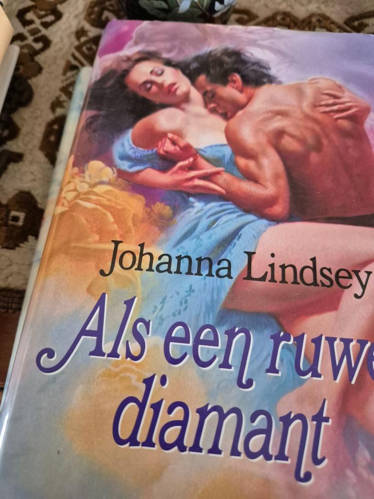 Johanna Lindsey - diverse romans, Ophalen of Verzenden, Gelezen