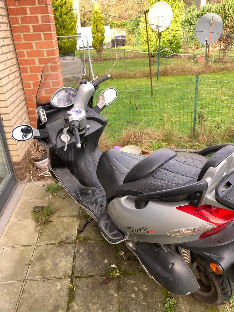 Scooter kymco grand dink 125 cc, Fietsen en Brommers, Ophalen, Zo goed als nieuw, Kymco