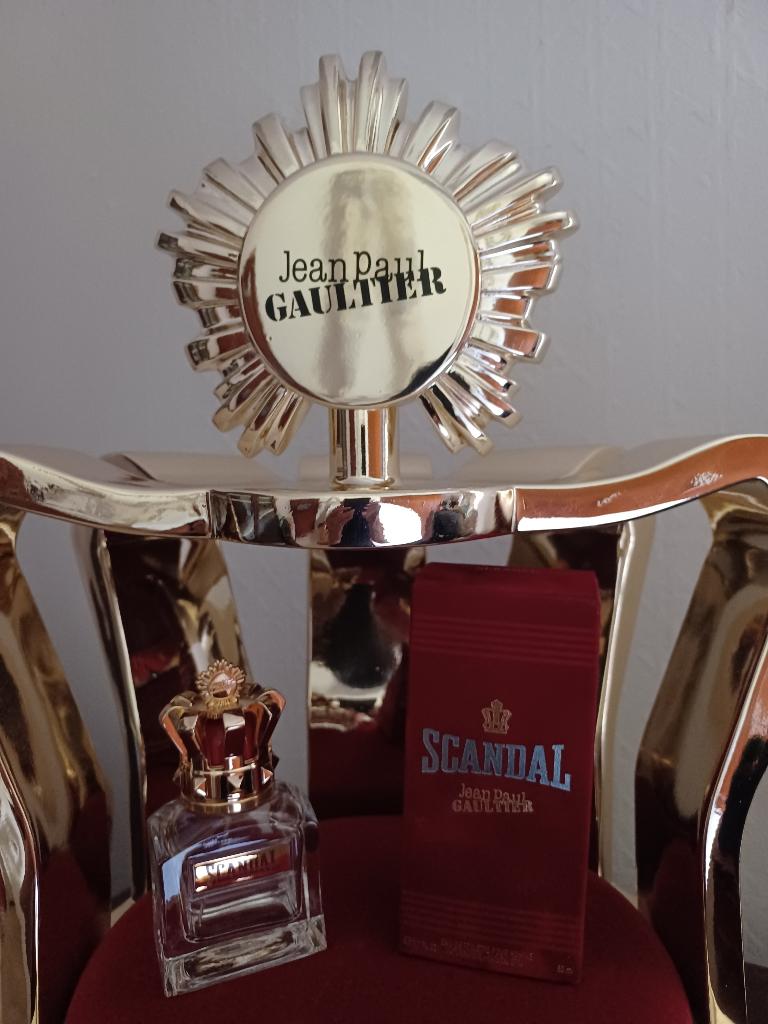 GAULTIER Présentoir couronne SCANDAL, Envoi