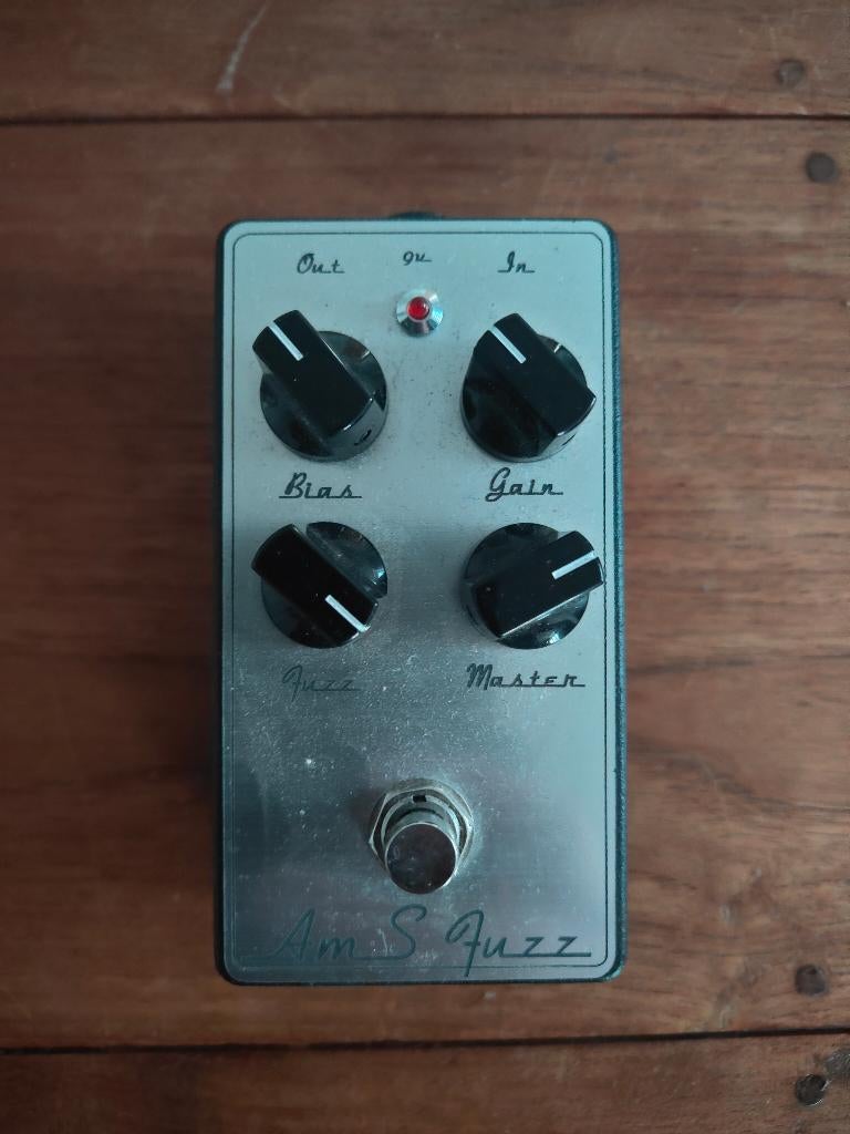 Pedale Fuzz de chez AmsAmplifiers, Musique & Instruments, Enlèvement ou Envoi, Utilisé, Distortion, Overdrive ou Fuzz