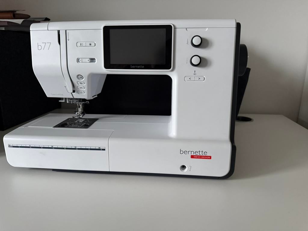 Naaimachine bernette b77, Ophalen, Nieuw, Naaimachine, Bernina