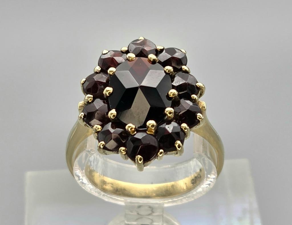 Gouden Vintage ring met edelsteen granaat. 2025/598., Handtassen en Accessoires, Antieke sieraden, Verzenden, Goud, Ring, Met edelsteen